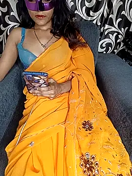 Snapshot of REVA_DARLING chatting on 10-21-25, 03:24 REVA DARLING online show from 10-21-25, 03:24