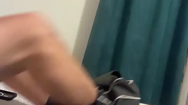 Snapshot of YoungCok25 chatting on 10-20-25, 01:00 YoungCok25 online show from 10-20-25, 01:00