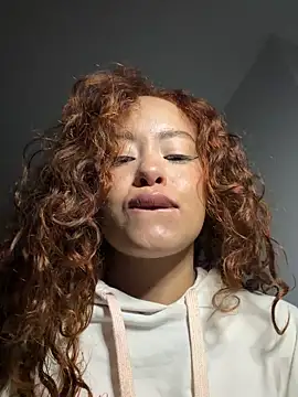 Snapshot of Marie_Rose chatting on 02-08-26, 11:02 Marie Rose online show from 02-08-26, 11:02