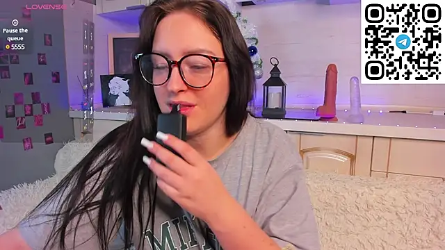 Snapshot of Kruela_Eva chatting on 01-23-25, 11:26 Kruela Eva online show from 01-23-25, 11:26