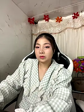 Snapshot of MiMi_0293 chatting on 10-24-25, 02:13 MiMi 0293 online show from 10-24-25, 02:13