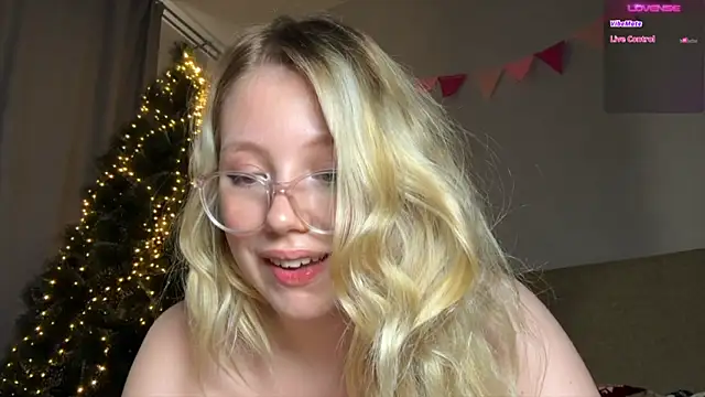 HoneyAudrey online show from 12-27-24, 06:24