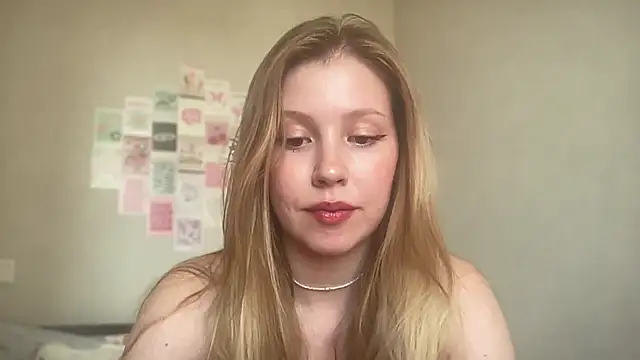 HoneyAudrey online show from 06-25-26, 02:22