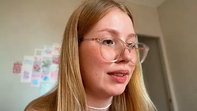 HoneyAudrey online show from 06-26-26, 02:27