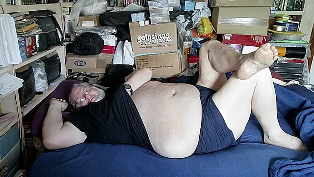 hadeszeuss2 online show from 04-28-26, 01:38