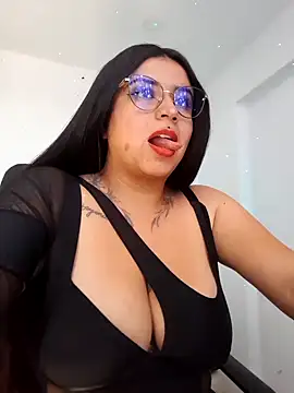 Snapshot of Devilsweet17 chatting on 01-18-25, 04:42 Devilsweet17 online show from 01-18-25, 04:42