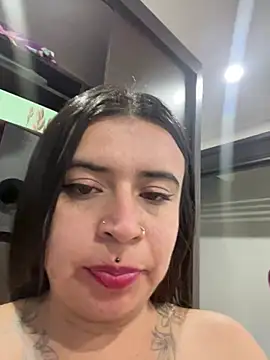 Snapshot of Devilsweet17 chatting on 02-15-25, 12:26 Devilsweet17 online show from 02-15-25, 12:26