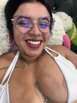 Snapshot of Devilsweet17 chatting on 03-21-25, 11:12 Devilsweet17 online show from 03-21-25, 11:12