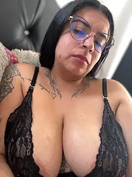 Snapshot of Devilsweet17 chatting on 09-28-25, 03:17 Devilsweet17 online show from 09-28-25, 03:17