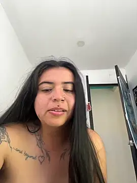 Snapshot of Devilsweet17 chatting on 10-25-25, 05:40 Devilsweet17 online show from 10-25-25, 05:40