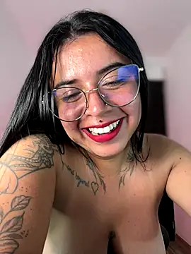 Snapshot of Devilsweet17 chatting on 12-01-25, 12:48 Devilsweet17 online show from 12-01-25, 12:48