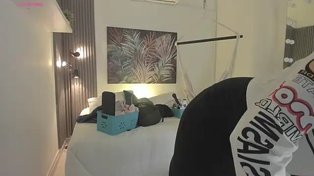 emma alice  online show from 10-31-25, 12:17