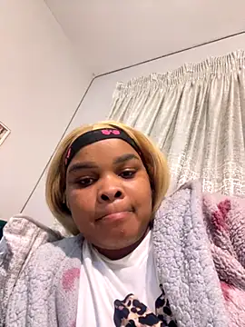 Snapshot of NaughtyKelly28 chatting on 10-20-25, 08:53 NaughtyKelly28 online show from 10-20-25, 08:53