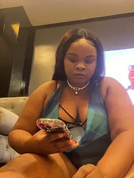 Snapshot of NaughtyKelly28 chatting on 12-22-25, 12:18 NaughtyKelly28 online show from 12-22-25, 12:18