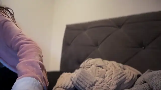 Snapshot of JeSuisUnTapin chatting on 12-02-24, 10:50 JeSuisUnTapin online show from 12-02-24, 10:50