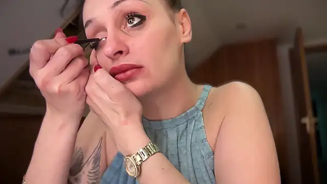 Snapshot of JeSuisUnTapin chatting on 12-05-24, 08:44 JeSuisUnTapin online show from 12-05-24, 08:44