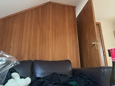 Snapshot of JeSuisUnTapin chatting on 09-21-25, 09:22 JeSuisUnTapin online show from 09-21-25, 09:22