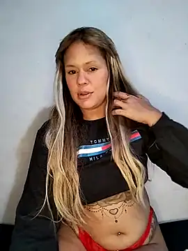 Snapshot of perolaar chatting on 02-18-25, 12:04 perolaar online show from 02-18-25, 12:04