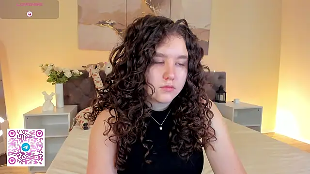 Ariella Sol online show from 06-06-26, 01:11