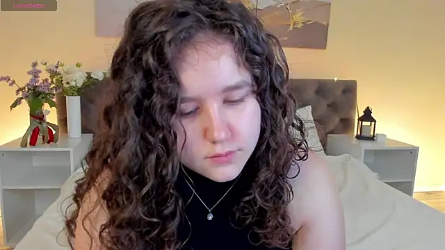 Ariella Sol online show from 06-15-26, 01:08