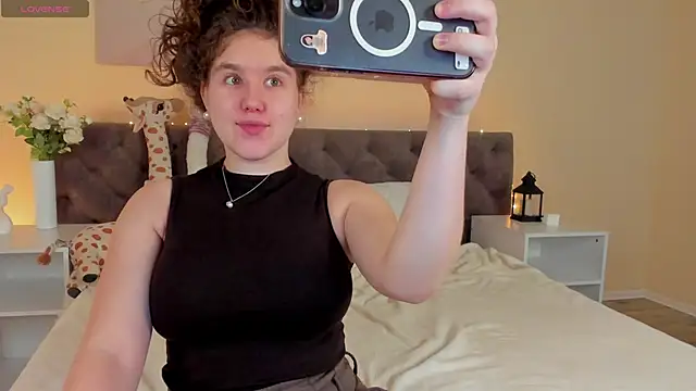 Ariella Sol online show from 07-02-26, 01:05