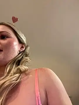Snapshot of LoveShae_ chatting on 02-15-25, 01:31 LoveShae online show from 02-15-25, 01:31