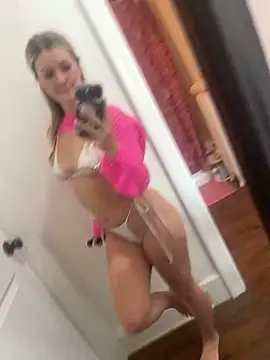 Snapshot of LoveShae_ chatting on 03-12-25, 09:03 LoveShae online show from 03-12-25, 09:03