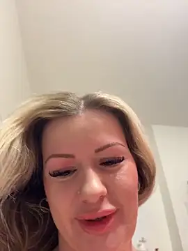 LoveShae  online show from 05-01-26, 03:38