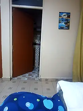 pretty-eyes23 online show from 03-06-25, 12:00