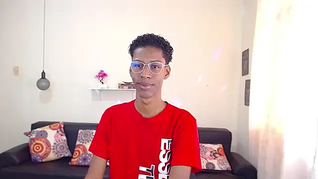 Snapshot of maiki18_ chatting on 01-15-25, 01:52 maiki18  online show from 01-15-25, 01:52