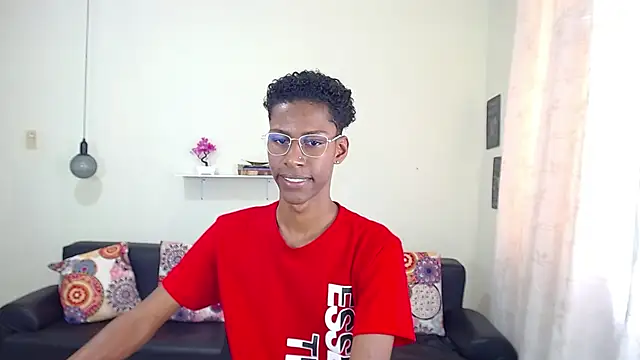 Snapshot of maiki18_ chatting on 01-15-25, 07:55 maiki18  online show from 01-15-25, 07:55
