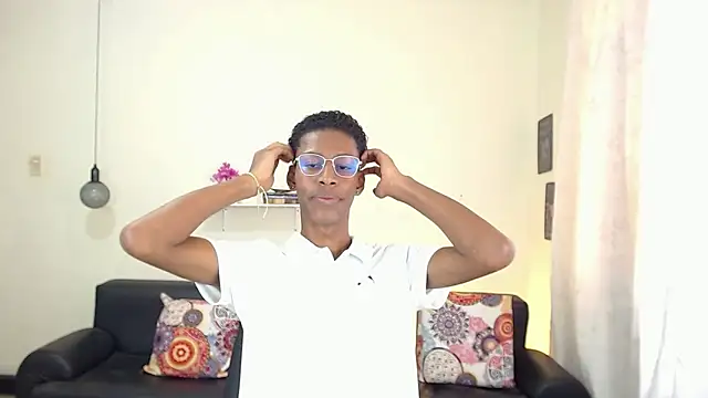 Snapshot of maiki18_ chatting on 02-03-25, 04:52 maiki18  online show from 02-03-25, 04:52
