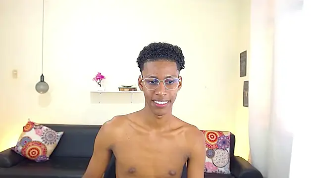 Snapshot of maiki18_ chatting on 02-21-25, 04:59 maiki18  online show from 02-21-25, 04:59