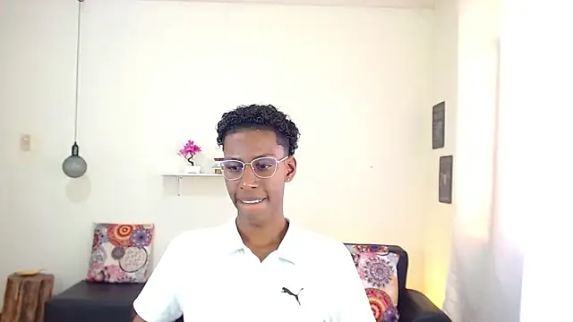 Snapshot of maiki18_ chatting on 03-10-25, 07:50 maiki18  online show from 03-10-25, 07:50