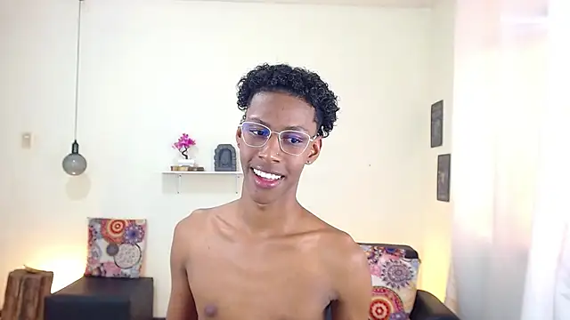 Snapshot of maiki18_ chatting on 03-18-25, 04:48 maiki18  online show from 03-18-25, 04:48