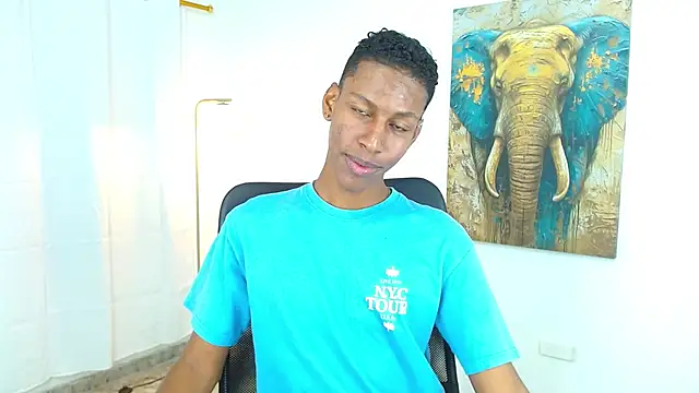Snapshot of maiki18_ chatting on 09-18-25, 08:44 maiki18  online show from 09-18-25, 08:44