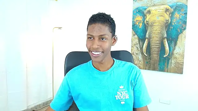 Snapshot of maiki18_ chatting on 10-03-25, 08:39 maiki18  online show from 10-03-25, 08:39