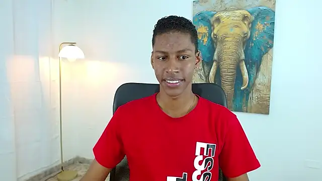 Snapshot of maiki18_ chatting on 10-18-25, 01:56 maiki18  online show from 10-18-25, 01:56
