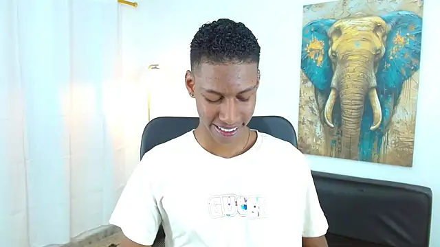 Snapshot of maiki18_ chatting on 11-11-25, 08:53 maiki18 online show from 11-11-25, 08:53