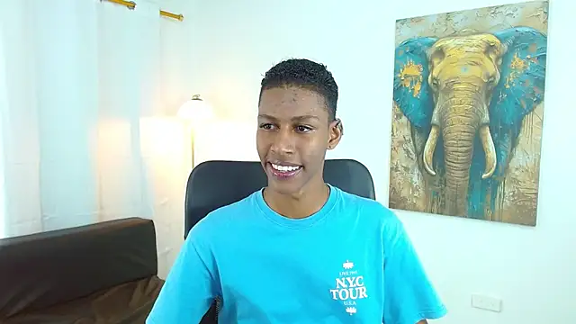 Snapshot of maiki18_ chatting on 11-20-25, 08:41 maiki18 online show from 11-20-25, 08:41