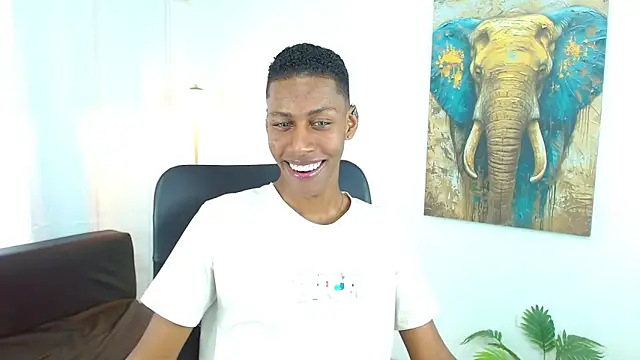 Snapshot of maiki18_ chatting on 12-22-25, 08:39 maiki18 online show from 12-22-25, 08:39