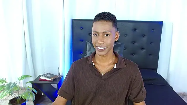 Snapshot of maiki18_ chatting on 03-06-26, 08:49 maiki18 online show from 03-06-26, 08:49