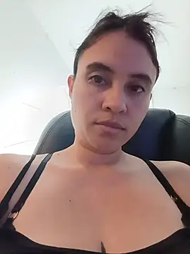 keelly richaardson1 online show from 11-21-25, 09:13