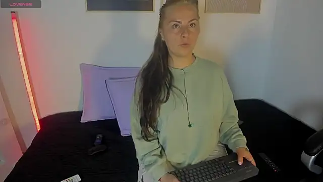 Snapshot of brandy_sweet_ chatting on 10-15-25, 02:28 brandy sweet online show from 10-15-25, 02:28