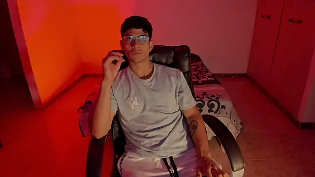 Snapshot of Leoandsarima420 chatting on 01-30-25, 12:50 Leoandsarima420 online show from 01-30-25, 12:50