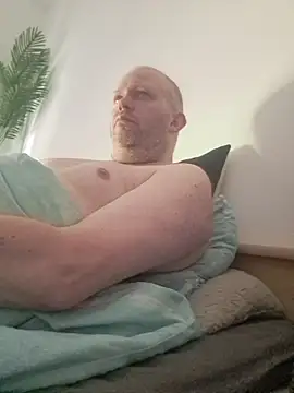 ShyBoy1982 online show from 04-29-26, 10:52