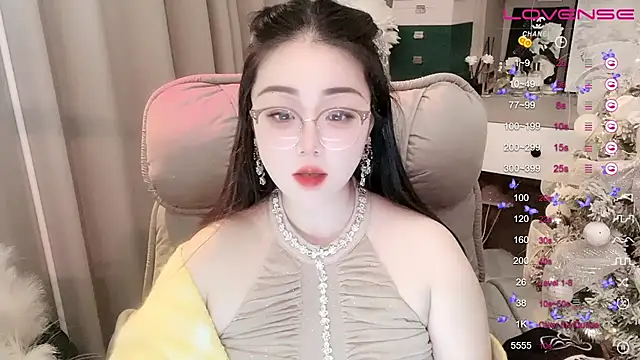 Snapshot of Monica-888 chatting on 02-15-25, 10:44 Monica-888 online show from 02-15-25, 10:44