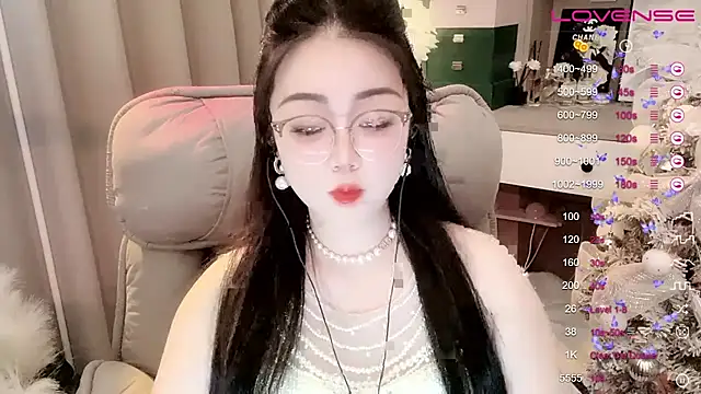 Snapshot of Monica-888 chatting on 02-15-25, 03:17 Monica-888 online show from 02-15-25, 03:17