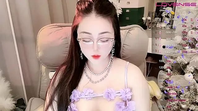 Snapshot of Monica-888 chatting on 02-16-25, 03:48 Monica-888 online show from 02-16-25, 03:48