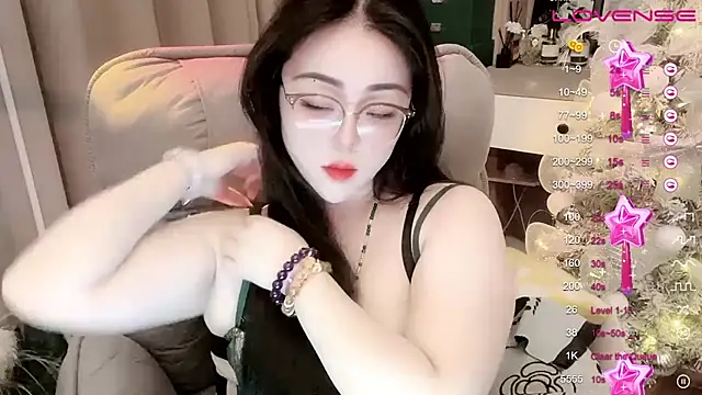 Snapshot of Monica-888 chatting on 02-22-25, 04:40 Monica-888 online show from 02-22-25, 04:40